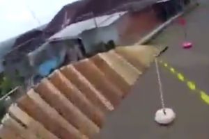 VIDEO: Trek downhill di Kota Batu sampai masuk rumah!