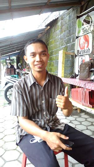 Sarjana matematika tekuni bisnis burger nasi warna-warni, top!