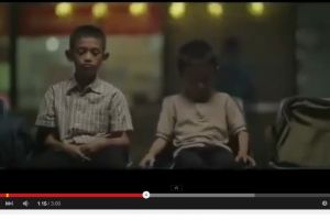 VIDEO: Kisah haru 2 anak buta dan bisu yang ingin pulang saat Lebaran