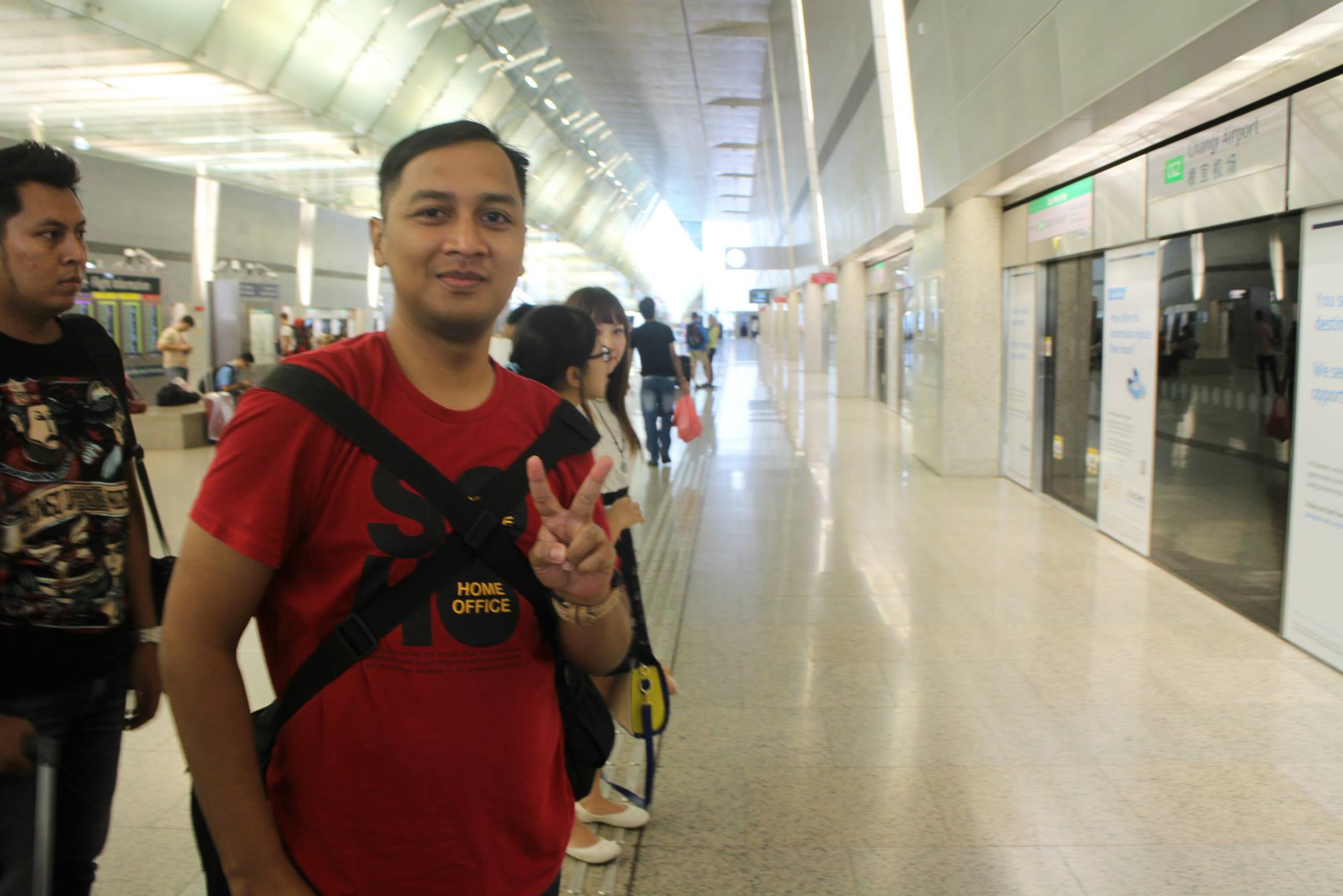 Kisah Galih, tuna rungu yang menjadi backpacker ke Singapura 
