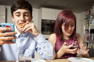 Awas, kecanduan ponsel bikin kepribadian tidak stabil