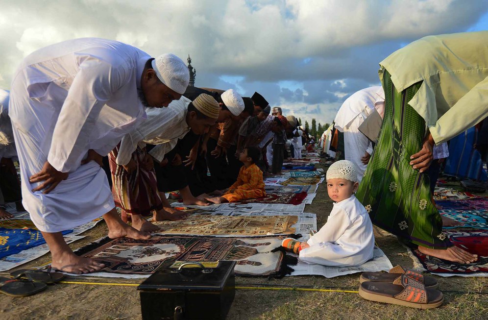 Buat para muslim, ternyata sholat bisa tingkatin performa kerja kamu 