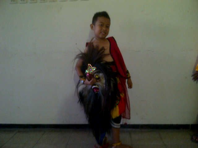 Bocah luar biasa, tekun belajar tari reog sejak umur 5 tahun