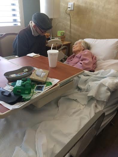 Kakek nenek ini tetap setia dalam sakit setelah 60 tahun menikah