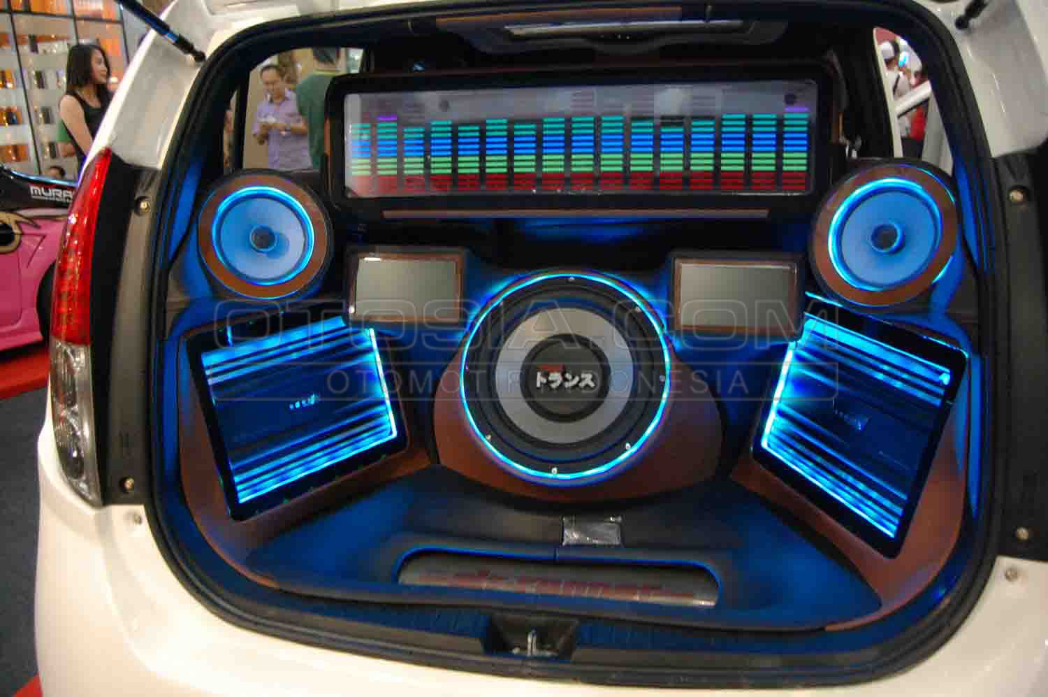 10 Lagu yang bisa kamu putar buat ngecek kualitas audio di mobilmu
