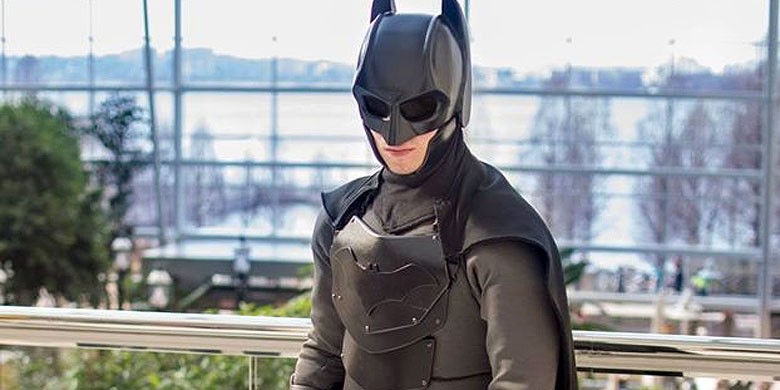 Kostum perang ala Batman sekarang diproduksi nyata