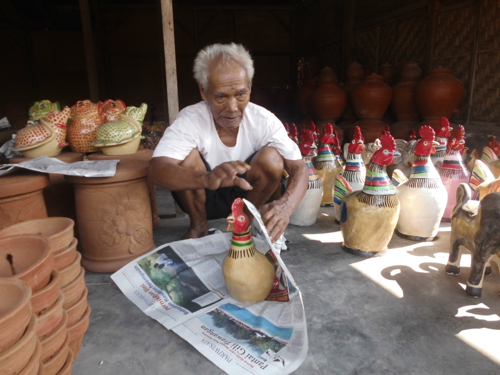 Mbah Karyo perajin Kasongan tertua yang eksis sejak zaman Belanda