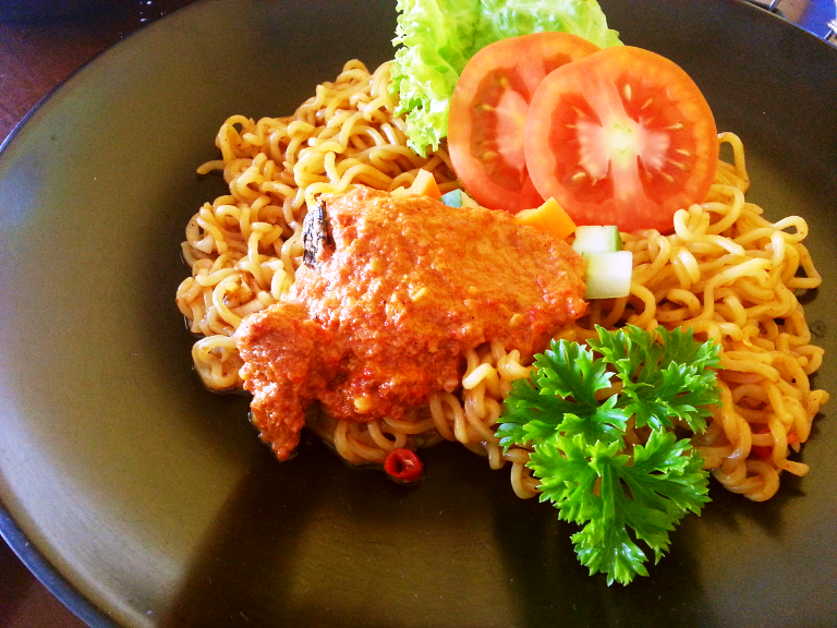 Nggak usah takut! Ini langkah masak mi instan sehat