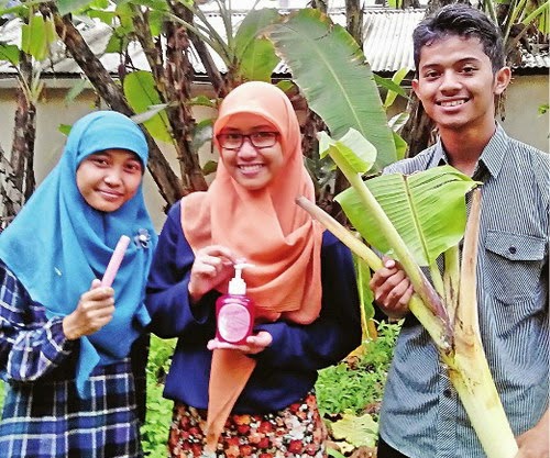 Pelepah pisang disulap jadi antiseptik, anak-anak muda ini pelakunya