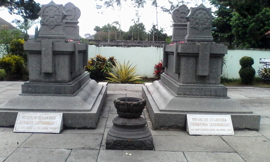 Bukan di makam pahlawan, di sini Bapak Pendidikan Nasional dikebumikan