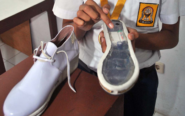 Siswa SMP di Bogor ciptakan sepatu anti-pelecehan seksual, keren!
