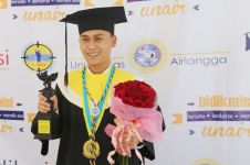 Kuliah sambil jualan, Hudha jadi lulusan terbaik Unair IPK 3,86