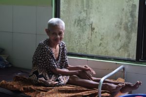 Efie pengurus panti jompo: Ada yang dititipkan karena anaknya sibuk