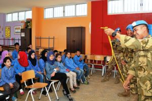 Kisah TNI, menjaga perdamaian Lebanon bersenjatakan atraksi sulap