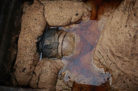 Mumi berumur 700 tahun ditemukan di China, jarinya memakai batu akik