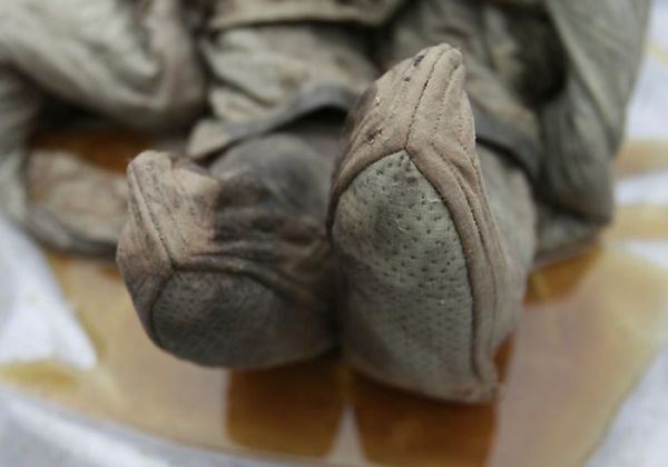 Mumi berumur 700 tahun ditemukan di China, jarinya memakai batu akik