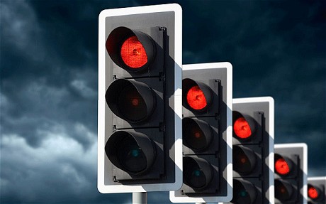 Ini alasan di balik warna merah, kuning dan hijau lampu lalu lintas