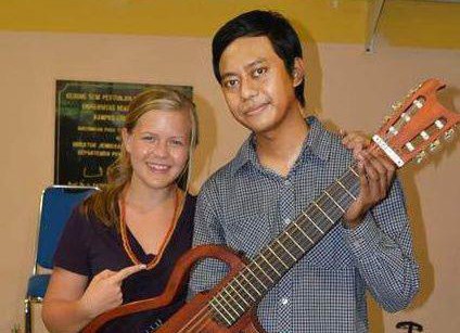 2012 sempat tenar, Bayu penemu gitar hybrid dawai 12 kini merana