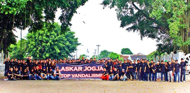 Tangkap pelaku vandalisme di Jogja, kamu akan dihadiahi HP baru Tangkap pelaku vandalisme di Jogja, kamu akan dihadiahi HP baru