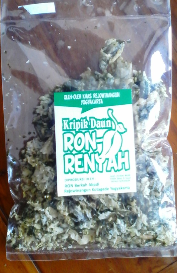 Ibu-ibu di kampung ini membuat keripik dari 272 jenis daun