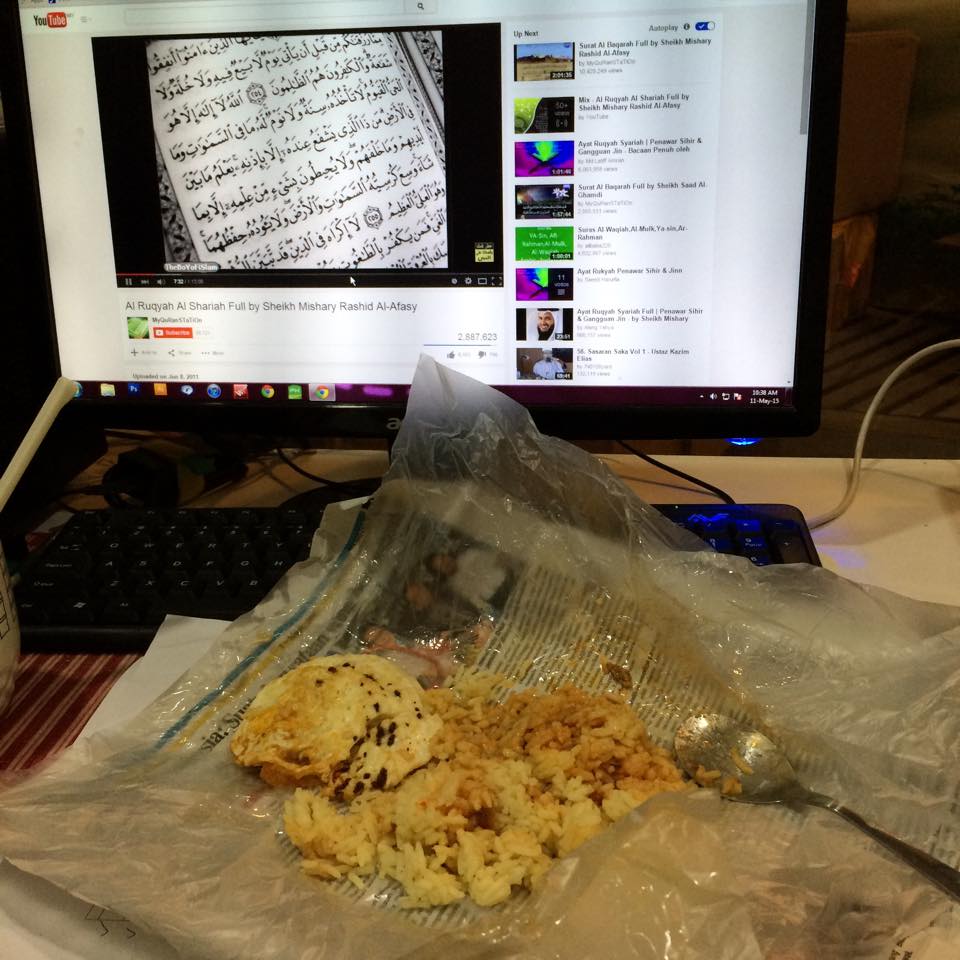 Heboh telur goreng berdarah setelah diperdengarkan bacaan Ruqyah