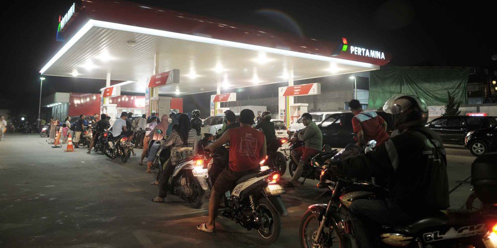 VIDEO: Bahaya radiasi HP bisa bakar aluminium foil sampai pom bensin