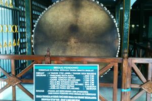 Bedug terbesar di dunia, hanya ditabuh tiap jumat dan hari besar 