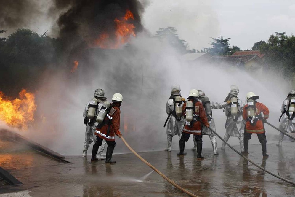 5 Dilema yang dihadapi petugas pemadam kebakaran, bikin terenyuh