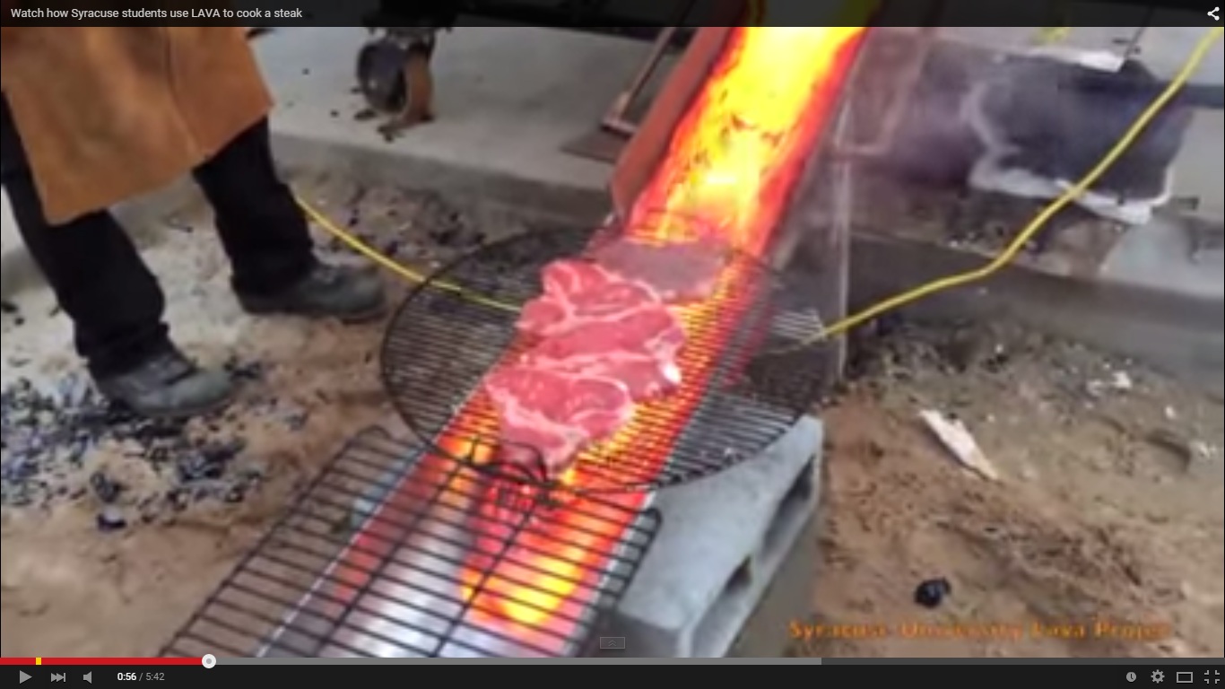 VIDEO: Daging steak ini dipanggang pakai lava pijar, kamu coba nggak?