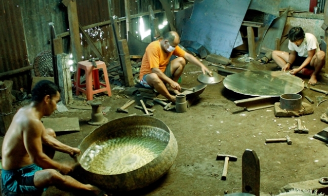 58 Tahun menekuni usaha pembuatan gamelan, keren!