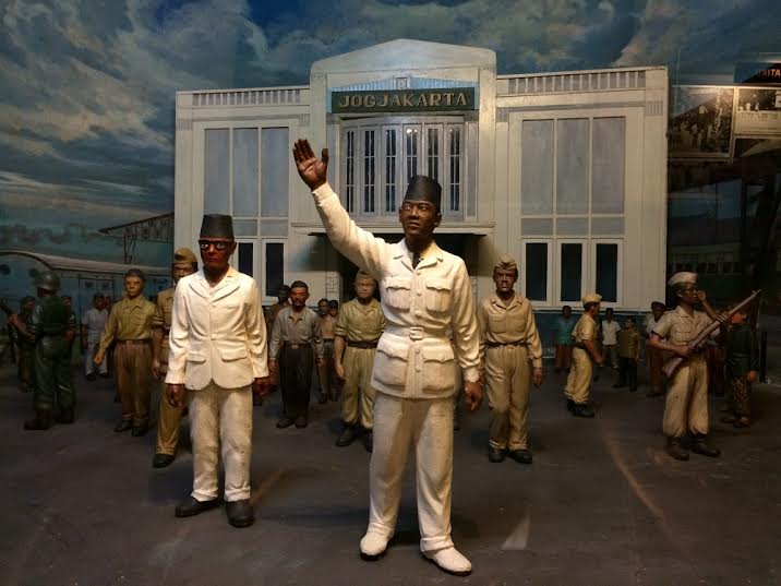 Nggak cuma Malioboro aja, kalau ke Jogja ayo jalan-jalan ke Vredeburg! Nggak cuma Malioboro aja, kalau ke Jogja ayo jalan-jalan ke Vredeburg!