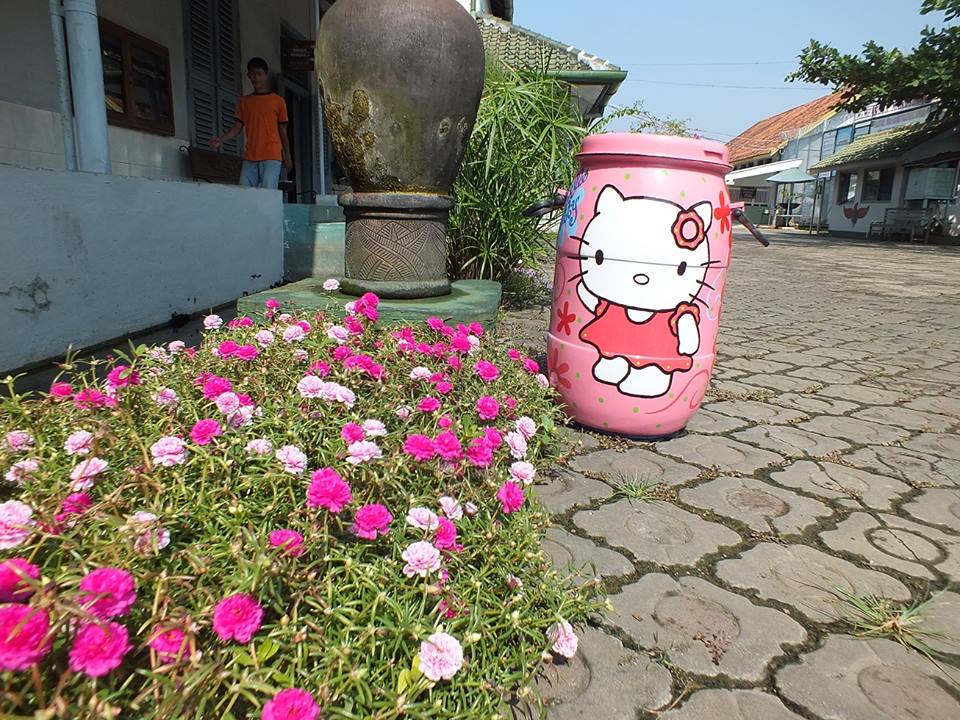 Berkreasi membuat tong sampah unik, napi Pekalongan kebanjiran order Berkreasi membuat tong sampah unik, napi Pekalongan kebanjiran order