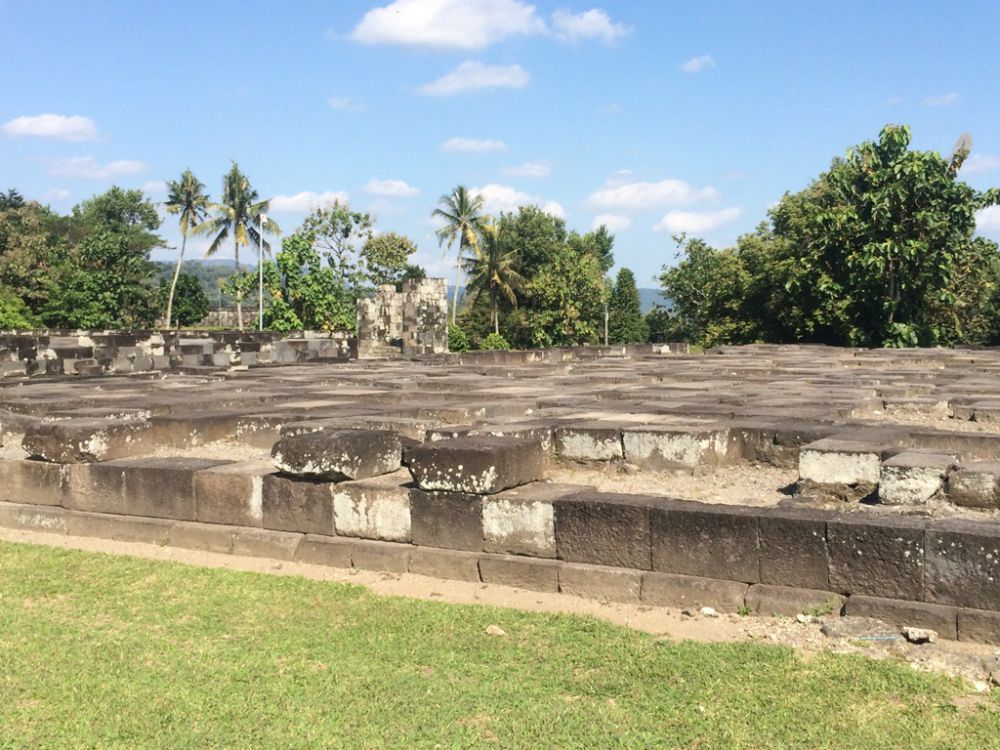 Menikmati bangunan kerukunan beragama di Candi Boko