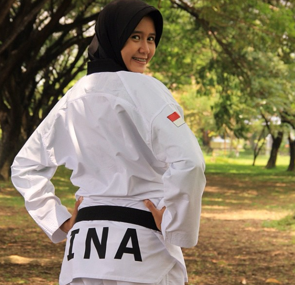 Lia Karina Mansur, atlet taekwondo cantik dengan segudang prestasi