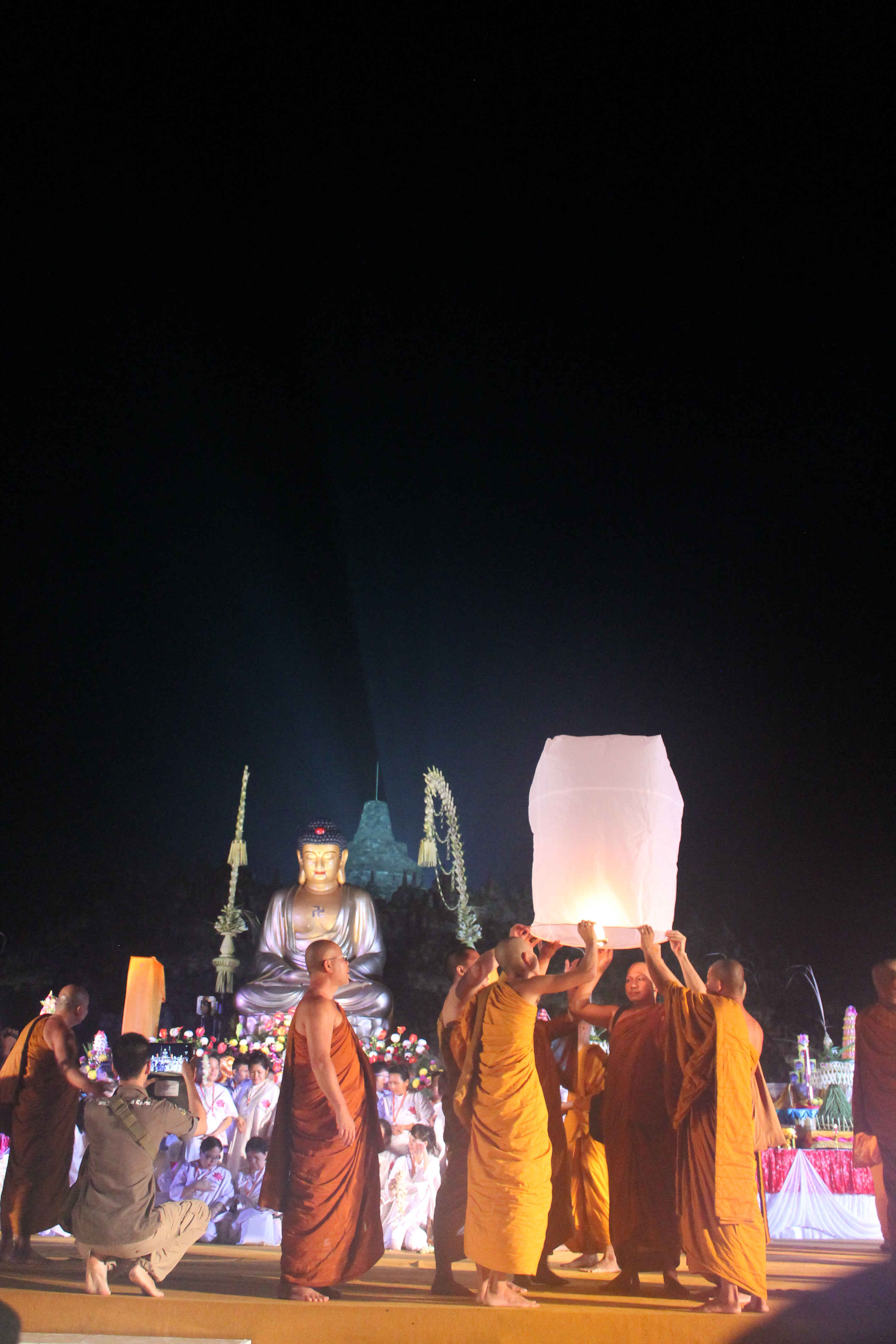 FOTO: Melambungkan harapan dari pelataran Borobudur