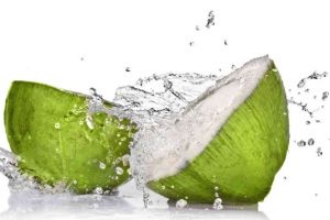 5 Manfaat luar biasa di balik kesegaran air kelapa