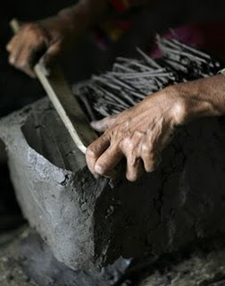 Biasa dikonsumsi ibu hamil, camilan ini ternyata dibuat dari tanah