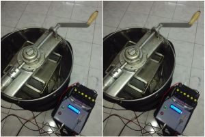 Pakai alat ini, memeras madu jadi mudah & hasilnya lebih berkualitas