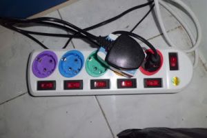 Ini jadinya jika kamu lupa melepas charger dari colokan