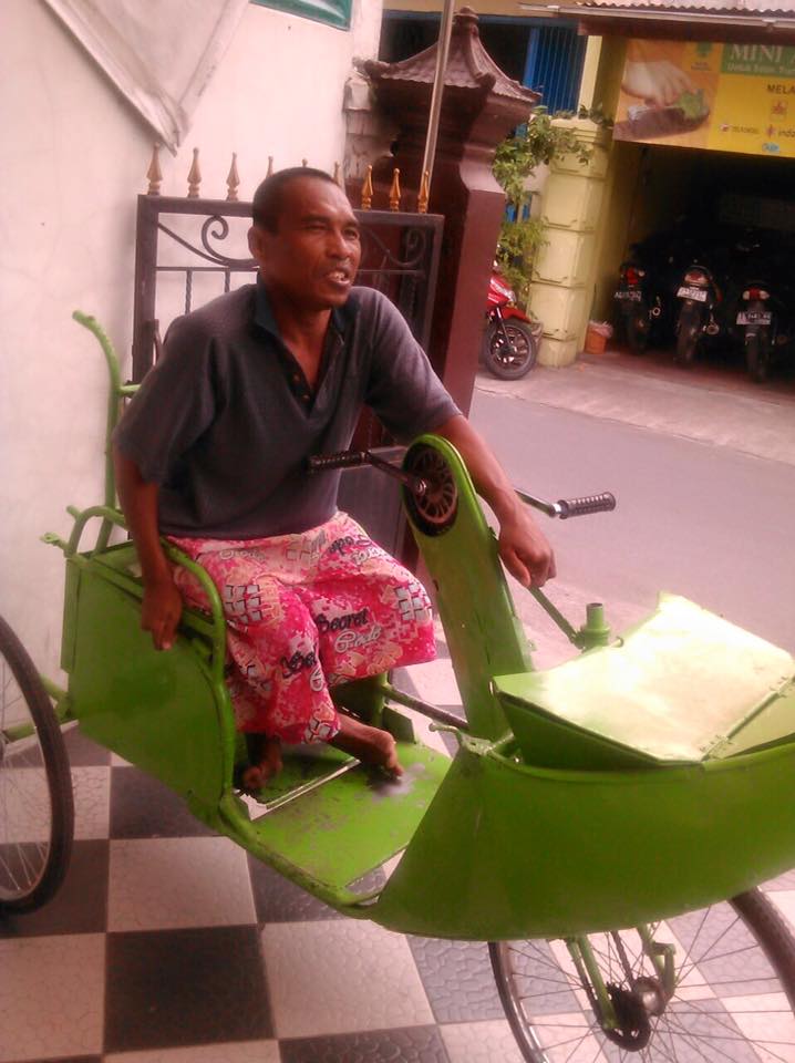 Ismail, pengantar gas keliling lumpuh yang juga penghafal Al-Quran Ismail, pengantar gas keliling lumpuh yang juga penghafal Al-Quran