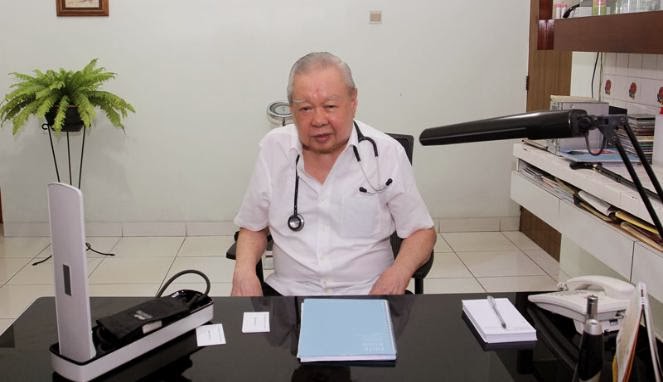 Dokter Lo Siaw Ging, tiap bulan bayar tagihan resep pasien Rp 10 juta 