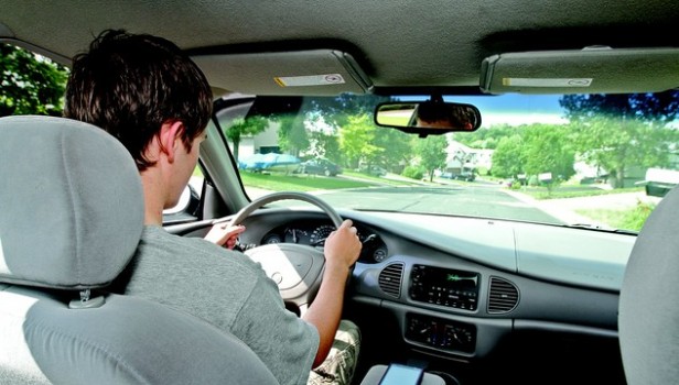 Kenapa posisi setir mobil ada yang di kanan dan di kiri?