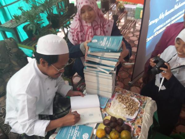 Demi belajar hadis, pria Lamongan ini rela jadi tukang sapu di Mekah