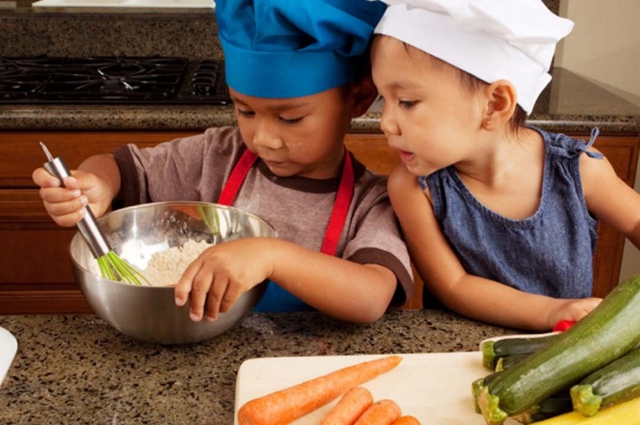 5 Hal lucu yang dilakukan anak kecil saat puasa pertama