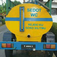 Tulisan-tulisan di bak truk yang bisa bikin nggak konsen