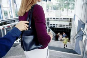 Tinggal di daerah rawan kejahatan bikin kamu cepat tua, wah, wah, wah