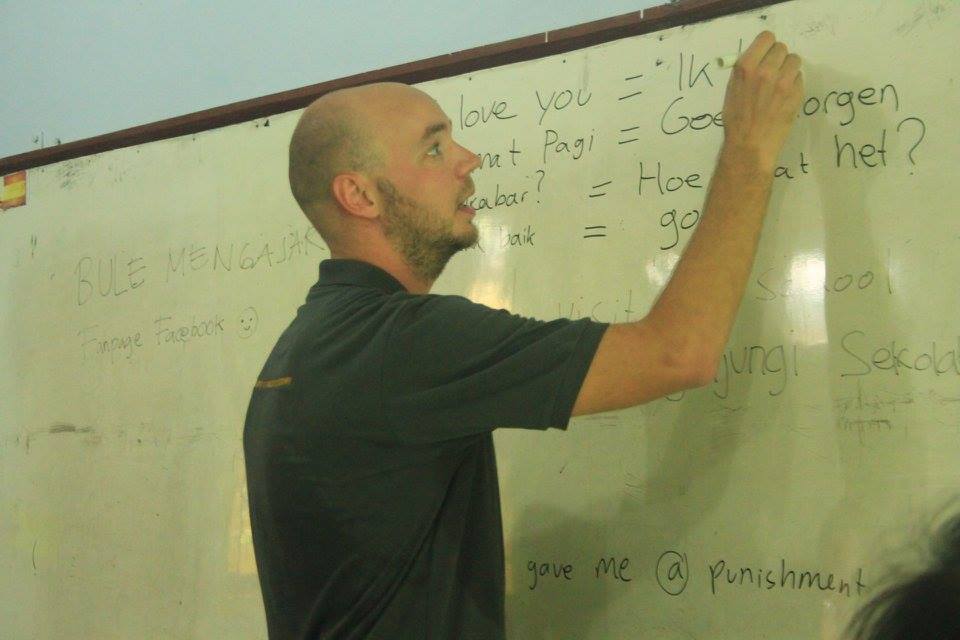 Bule Mengajar, program yang bikin siswa makin semangat sekolah, top!