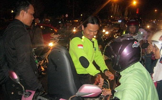 Kehabisan bensin di Jogja? Tenang, ada yang siap membantu, gratis!