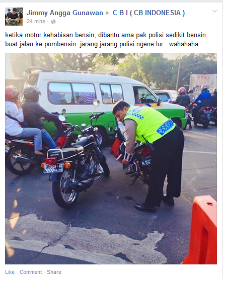 15 Potret kebaikan polisi yang sering kamu lupakan 15 Potret kebaikan polisi yang sering kamu lupakan