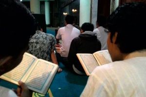 Ingin hafalkan Al-Baqarah dalam 10 hari? Komunitas ini siap bantu kamu